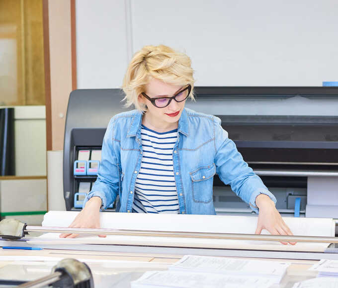 découpe de la toile canvas au format